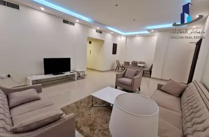 Apartment - 2 Bedrooms - 2 Bathrooms for rent in Al Juffair - Capital Governorate