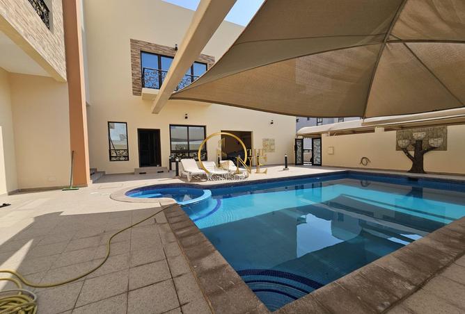 982375 - Property Image 2