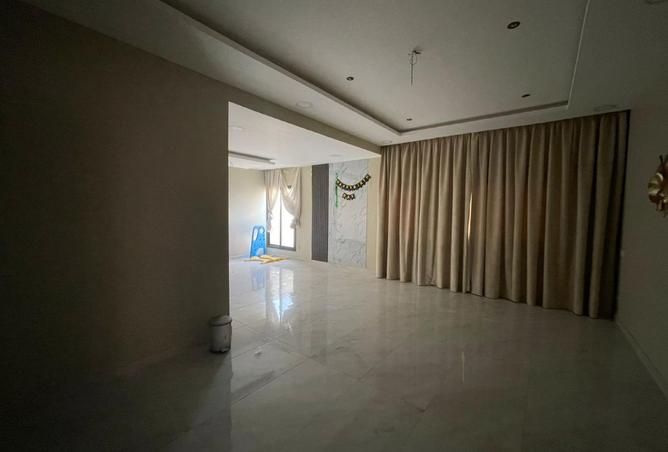 985735 - Property Main Image