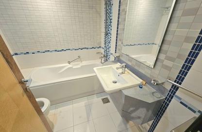 Apartment - 3 Bedrooms - 4 Bathrooms for rent in Abraj Al Lulu - Manama - Capital Governorate