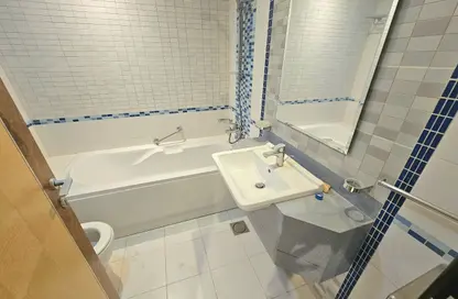 Apartment - 3 Bedrooms - 4 Bathrooms for rent in Abraj Al Lulu - Manama - Capital Governorate