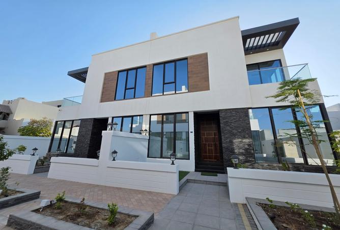 957415 - Property Image 2