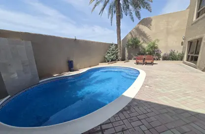 Villa - 4 Bedrooms - 4 Bathrooms for rent in Janabiya - Northern Governorate
