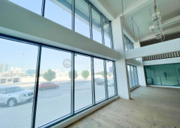 Large Showroom! Prime Location ! Main Road!