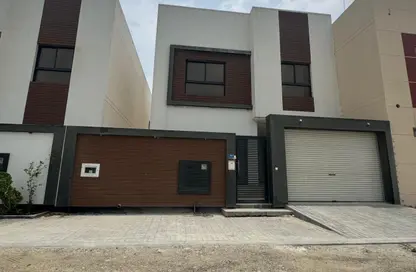 Villa - 5 Bedrooms - 6 Bathrooms for sale in Hamad Town - Northern Governorate