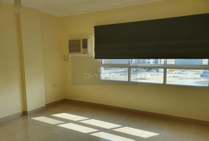963363 - Property Image 2