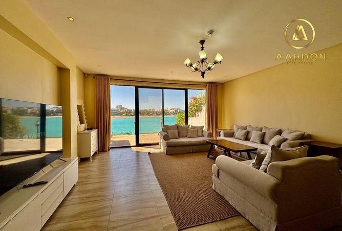964237 - Property Image 2