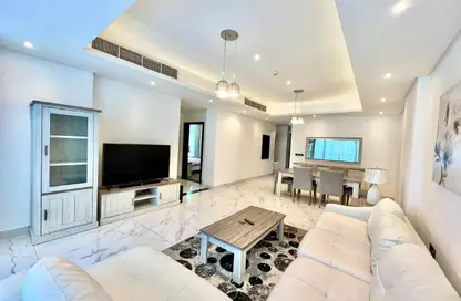 Apartment - 2 Bedrooms - 3 Bathrooms for rent in Al Juffair - Capital Governorate