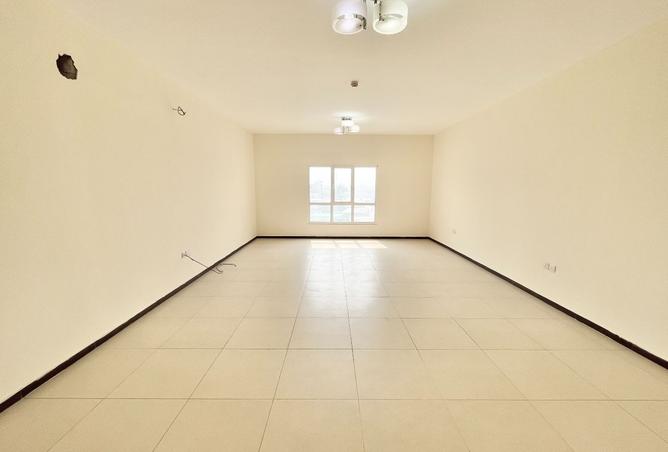 989521 - Property Main Image