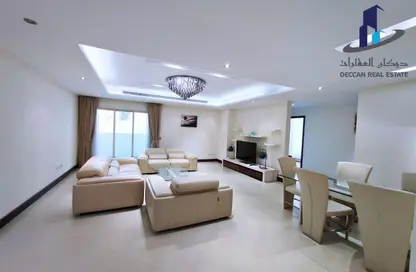 Apartment - 3 Bedrooms - 3 Bathrooms for rent in Al Juffair - Capital Governorate
