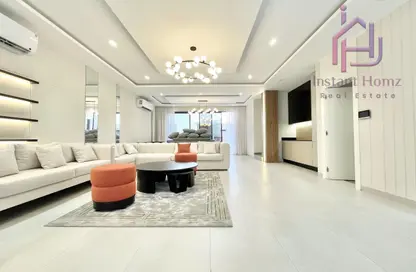 Villa - 3 Bedrooms - 5 Bathrooms for sale in Busaiteen - Muharraq Governorate