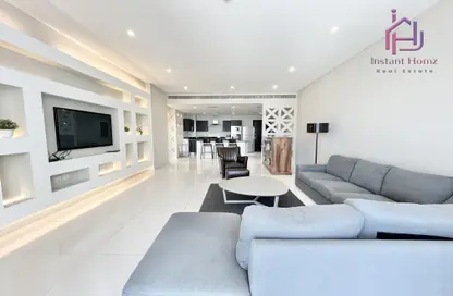Apartment - 1 Bedroom - 2 Bathrooms for rent in Al Juffair - Capital Governorate