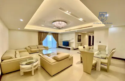 Apartment - 2 Bedrooms - 3 Bathrooms for rent in Al Juffair - Capital Governorate