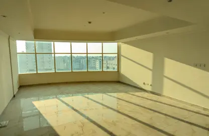 Apartment - 2 Bedrooms - 3 Bathrooms for rent in Hidd - Muharraq Governorate