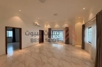 شقة - 2 غرف نوم - 2 حمامات للايجار في سار - المحافظة الشمالية