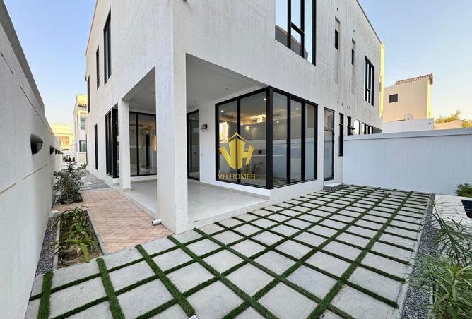 977725 - Property Image 3