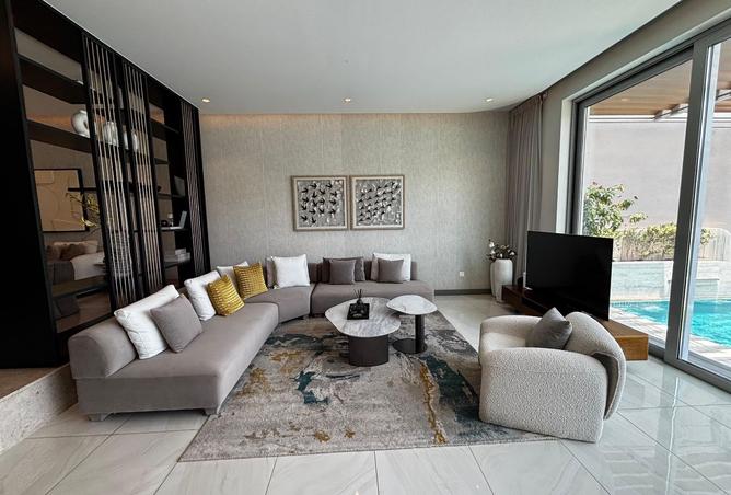 953560 - Property Image 2