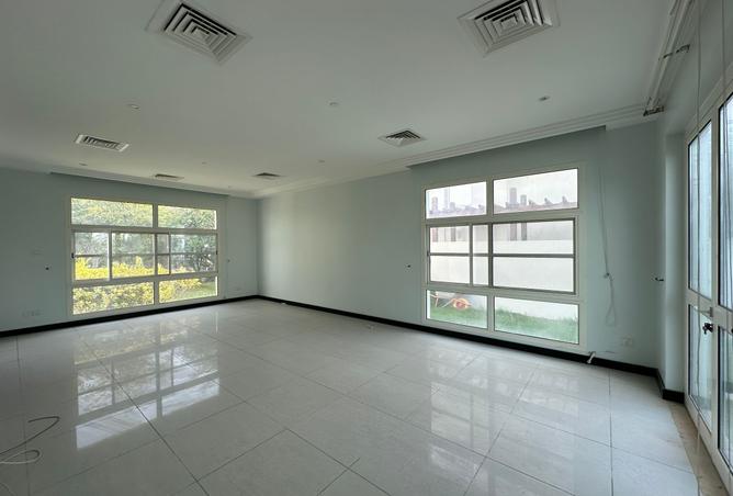 976047 - Property Main Image