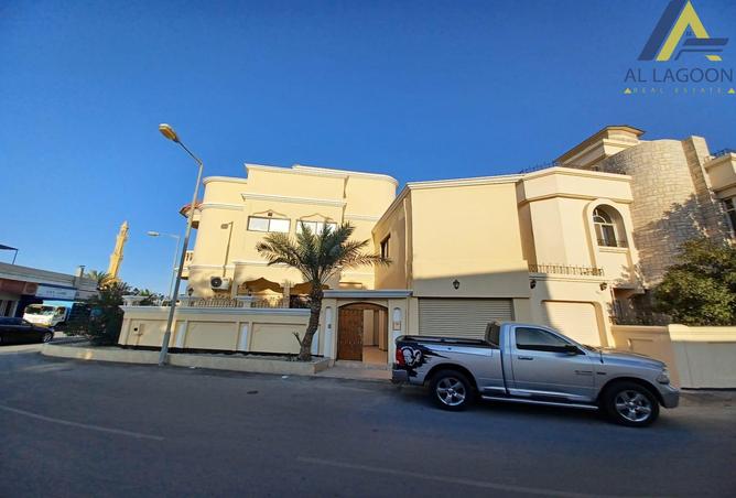 987402 - Property Image 3