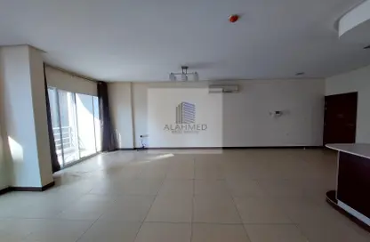 Empty Room image for: Apartment - 2 Bedrooms - 3 Bathrooms for rent in Hidd - Muharraq Governorate, Image 1