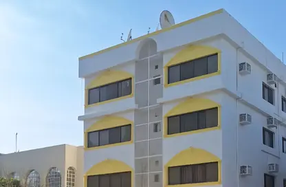 عمارة بالكامل - 2 غرف نوم - 2 حمامات للبيع في الماحوز - المنامة - محافظة العاصمة