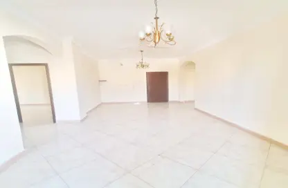 Apartment - 3 Bedrooms - 2 Bathrooms for rent in Busaiteen - Muharraq Governorate