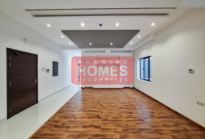 955105 - Property Image 2