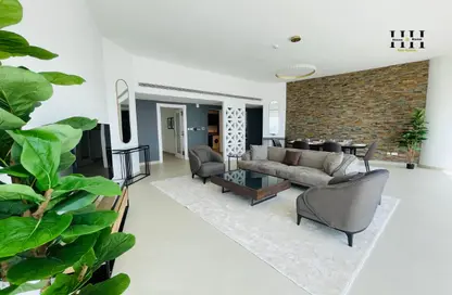 Apartment - 2 Bedrooms - 3 Bathrooms for rent in Seef - Capital Governorate