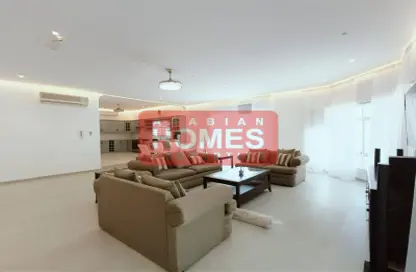 Apartment - 3 Bedrooms - 3 Bathrooms for rent in Al Juffair - Capital Governorate