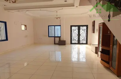 فيلا - 3 غرف نوم - 4 حمامات للايجار في عراد - المحرق