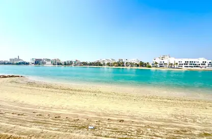 فيلا - 4 غرف نوم - 5 حمامات للبيع في جزيرة تالا - أمواج - المحرق