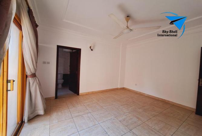 981343 - Property Image 3