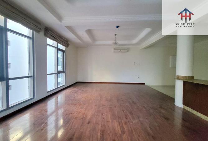 982935 - Property Image 2