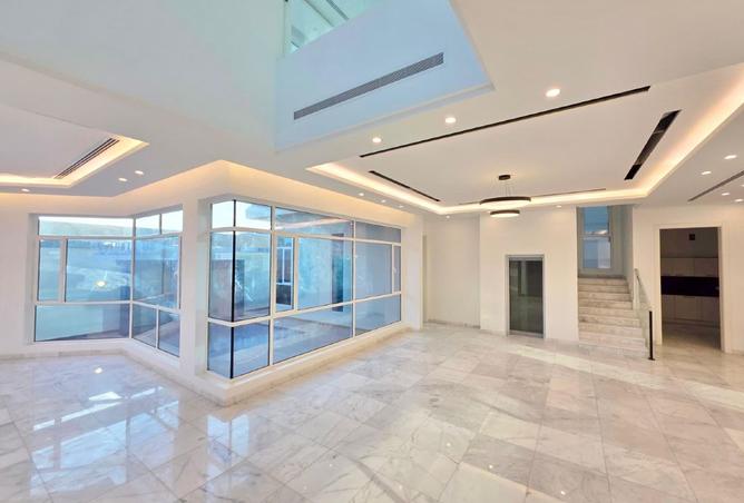 899880 - Property Image 2