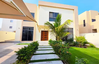 فيلا - 3 غرف نوم - 5 حمامات للبيع في القرية - المحافظة الشمالية فيلا - 3 غرف نوم - 5 حمامات للبيع في القرية - المحافظة الشمالية