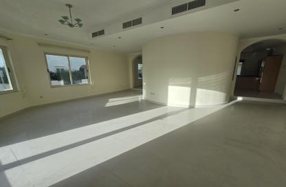 Villa - 3 Bedrooms - 4 Bathrooms for rent in Saar - Northern Governorate