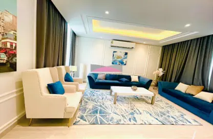 Living Room image for: Apartment - 4 Bedrooms - 5 Bathrooms for rent in Budaiya - Northern Governorate, Image 1