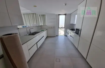 Kitchen image for: Apartment - 3 Bedrooms - 3 Bathrooms for rent in Amwaj Avenue - Amwaj Islands - Muharraq Governorate, Image 1