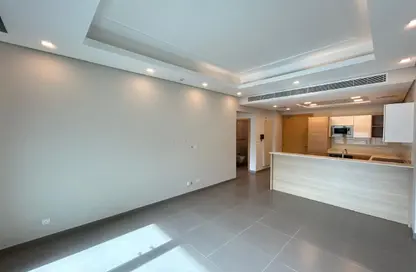 Apartment - 1 Bedroom - 2 Bathrooms for sale in Al Juffair - Capital Governorate