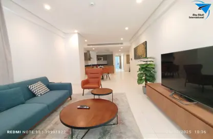 Apartment - 2 Bedrooms - 4 Bathrooms for rent in Al Juffair - Capital Governorate