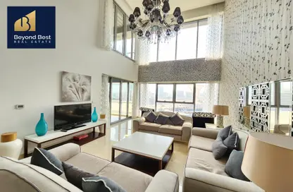 Living Room image for: Duplex - 4 Bedrooms - 5 Bathrooms for rent in Reef Island - Capital Governorate, Image 1