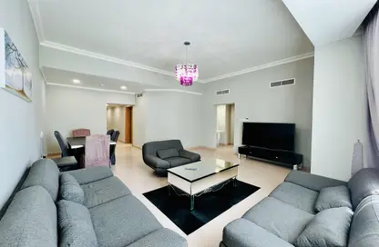 Apartment - 3 Bedrooms - 3 Bathrooms for rent in Al Juffair - Capital Governorate