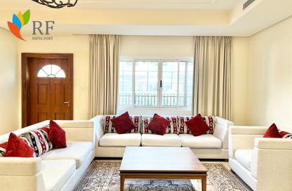 Townhouse - 4 Bedrooms - 4 Bathrooms for rent in Bu Kowarah - Riffa - Southern Governorate