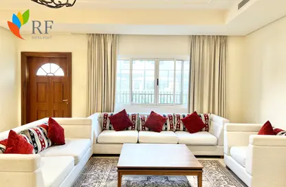 Townhouse - 4 Bedrooms - 4 Bathrooms for rent in Bu Kowarah - Riffa - Southern Governorate