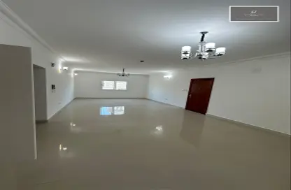 Apartment - 3 Bedrooms - 4 Bathrooms for rent in Sanad - Central Governorate