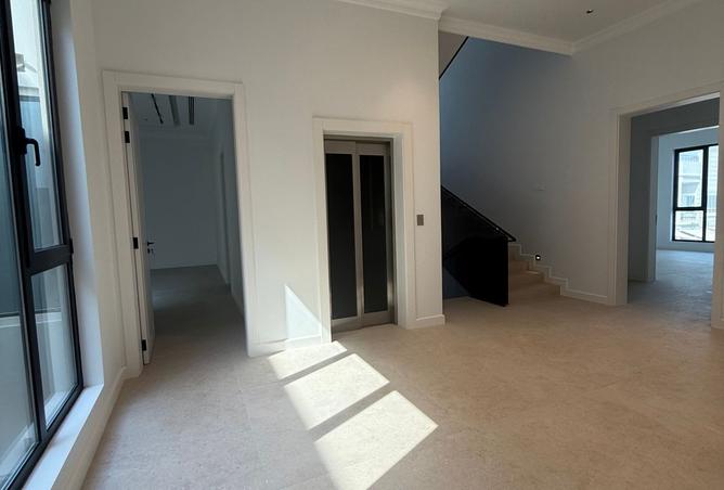 960085 - Property Image 3