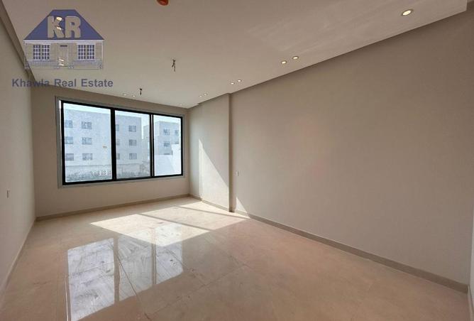 988915 - Property Image 2