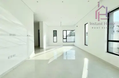 فيلا - 3 غرف نوم - 5 حمامات للبيع في توبلي - المحافظة الوسطى