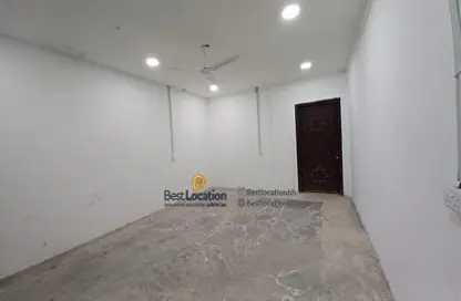 Compound - 1 Bedroom - 1 Bathroom for rent in Hamad Town - Northern Governorate