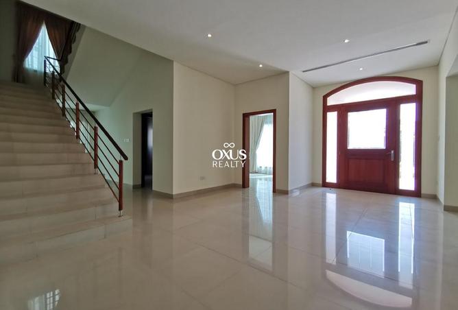 955402 - Property Image 2